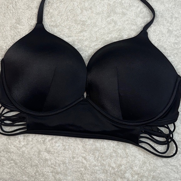 Victoria’s Secret size 34D push-up, black swimsuit top. Perfect condition🖤 - Picture 3 of 10